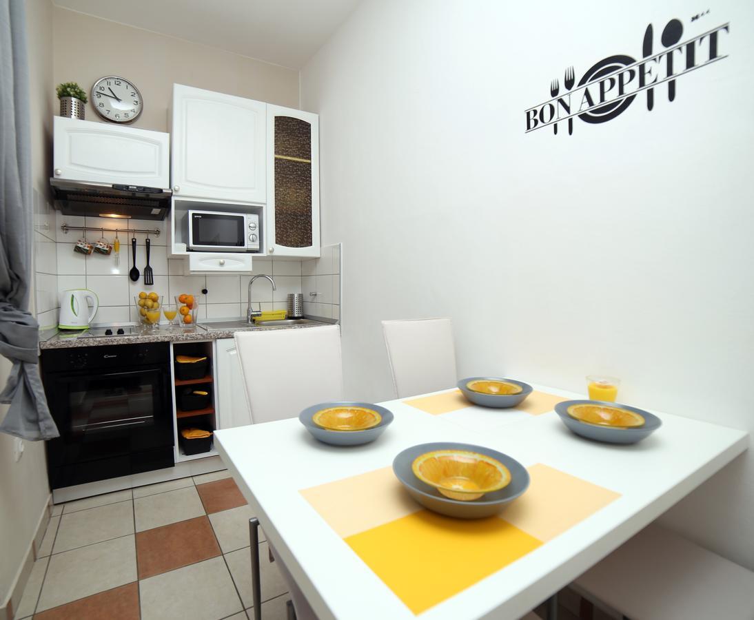 Subcastrum Apartments Пула Екстериор снимка